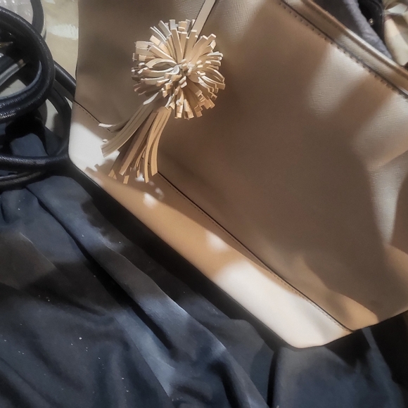 Guess bag - Picture 2 of 4